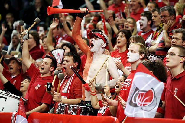 慢镜还原戈登补扣绝杀：0.1秒补扣漏吹哈登打手 全美热议韦德盛赞