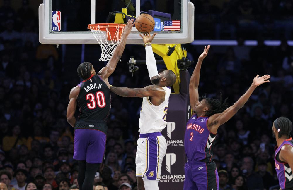 WCBA：连胜收官 山东高速赤水河酒女篮98-69新疆女篮.